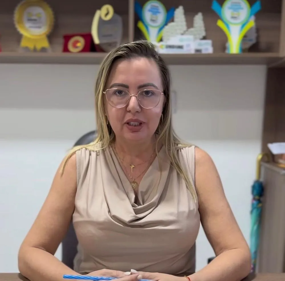 Secretária de Educação Idalia Soares Moreira